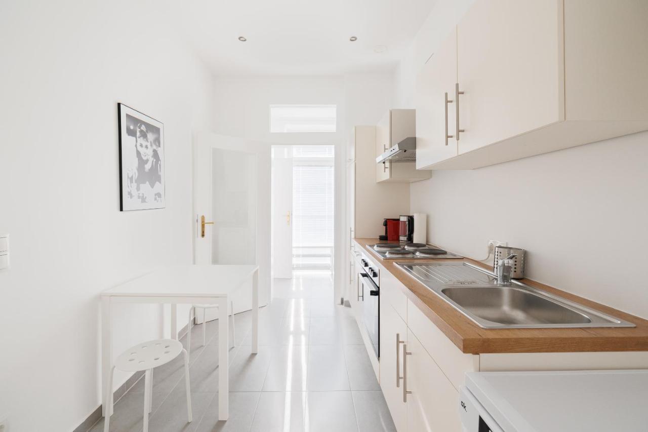 Central City - 2 Bedroom With Netflix Apartment