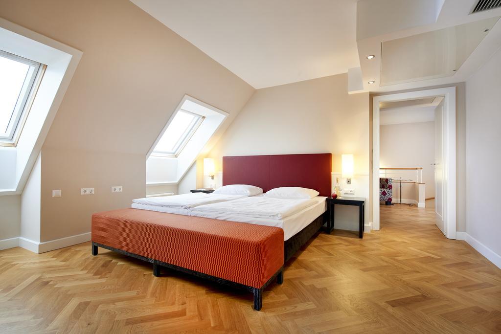 Singerstrasse 21-25 350m Next To St Stephen's Square 4*