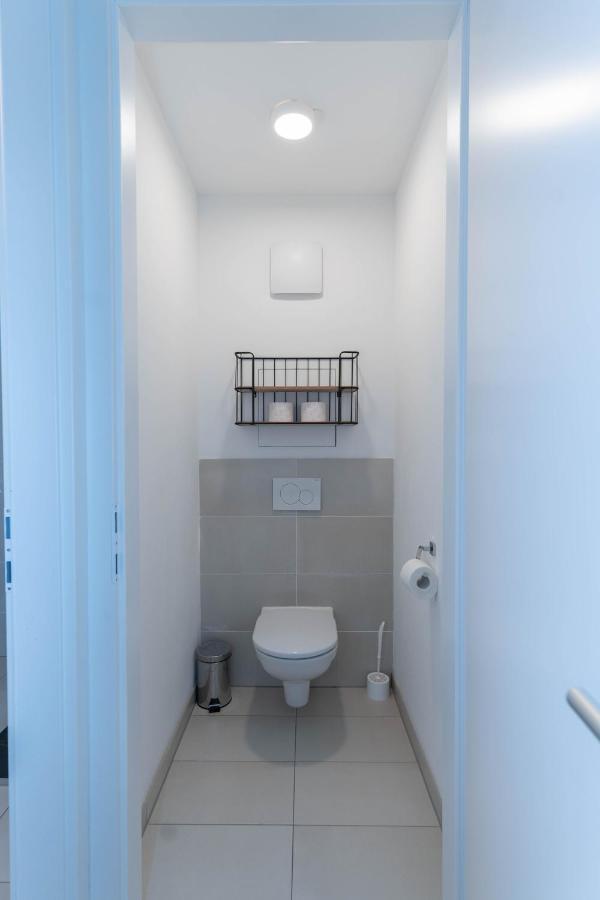Modern With Big Balcony Near City Center Apartment Vienna