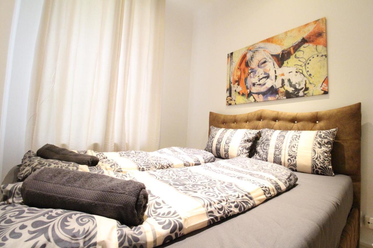 Apartment Private Double Bedroom Rf2