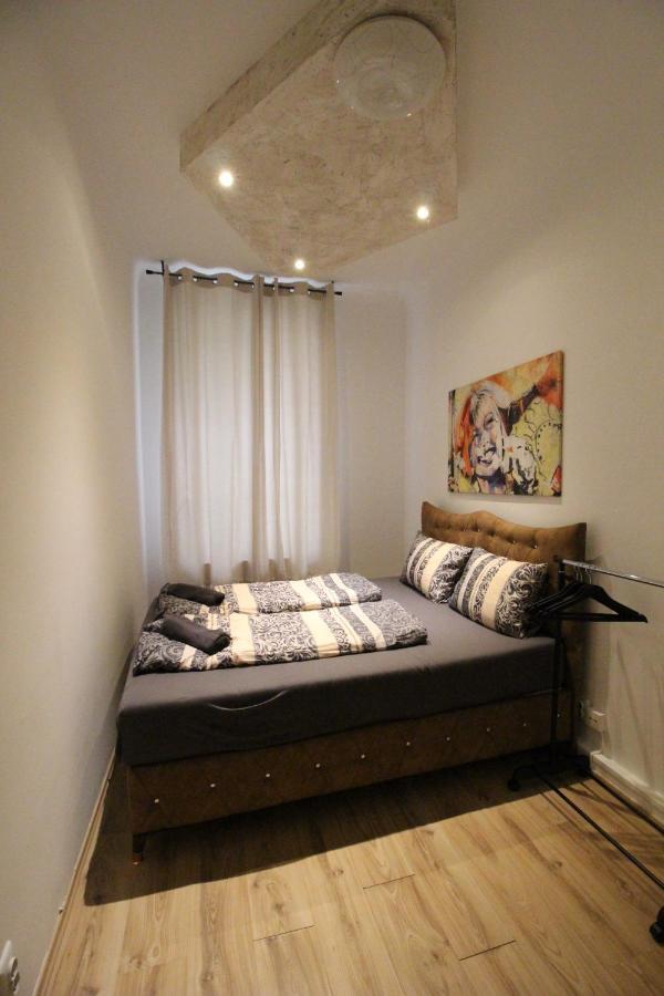 Apartment Private Double Bedroom Rf2