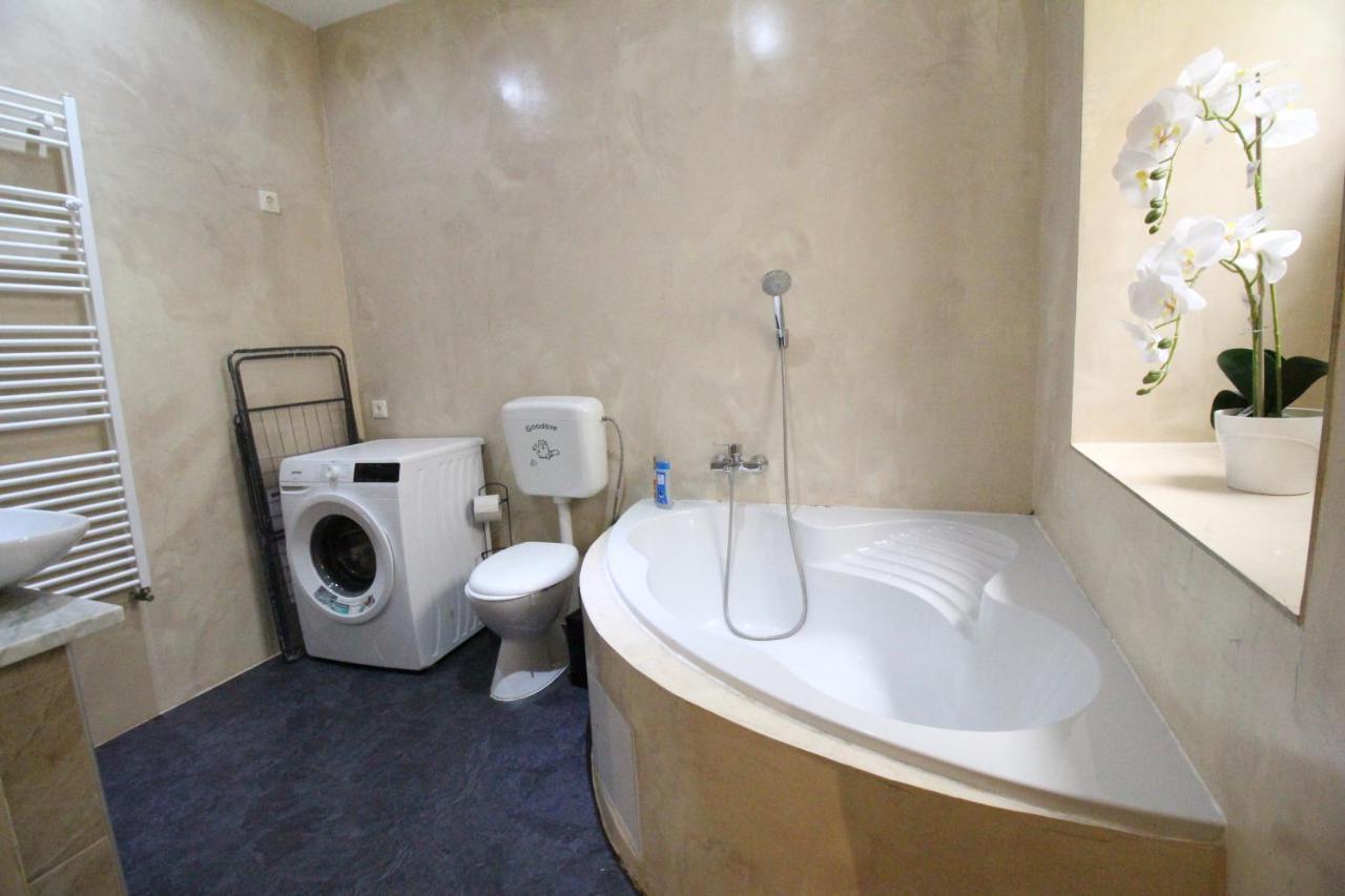 Private Double Bedroom Rf2 *
