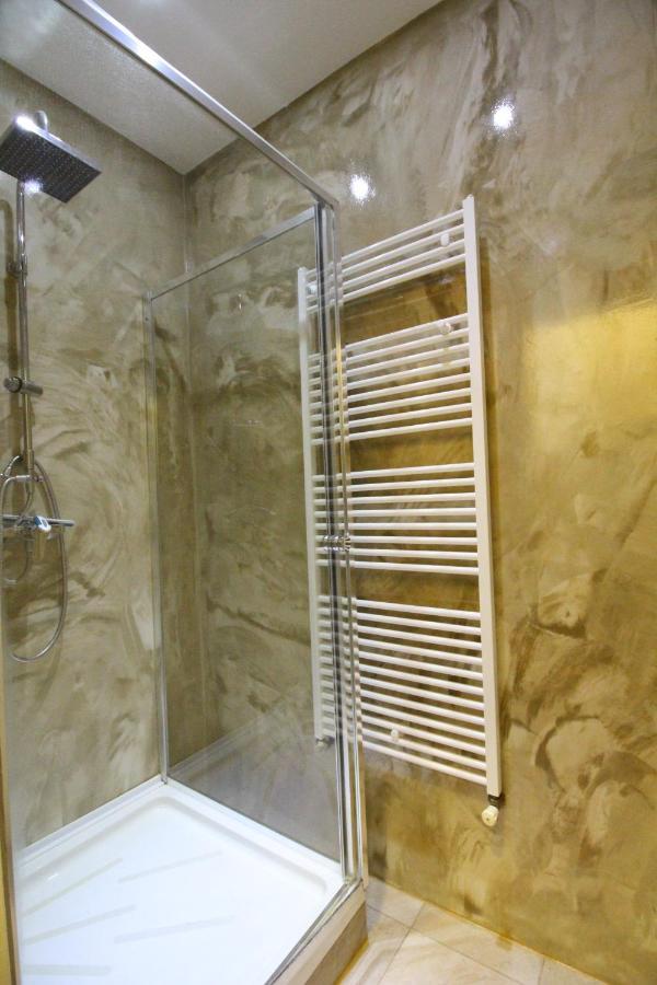 Private Quad Bedroom With Bathroom Rf3 *
