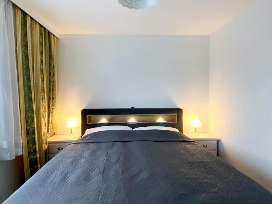 Apartment Near Vic Austria Center, 90sqm, 3br, Lr, Kitchen, 6min To Vic, 10min To City U1 *