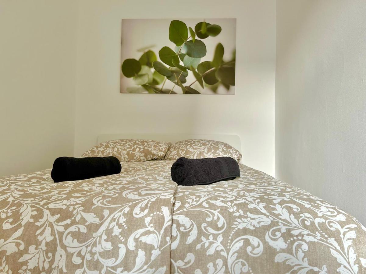 50 M2 Stylish With Netflix *