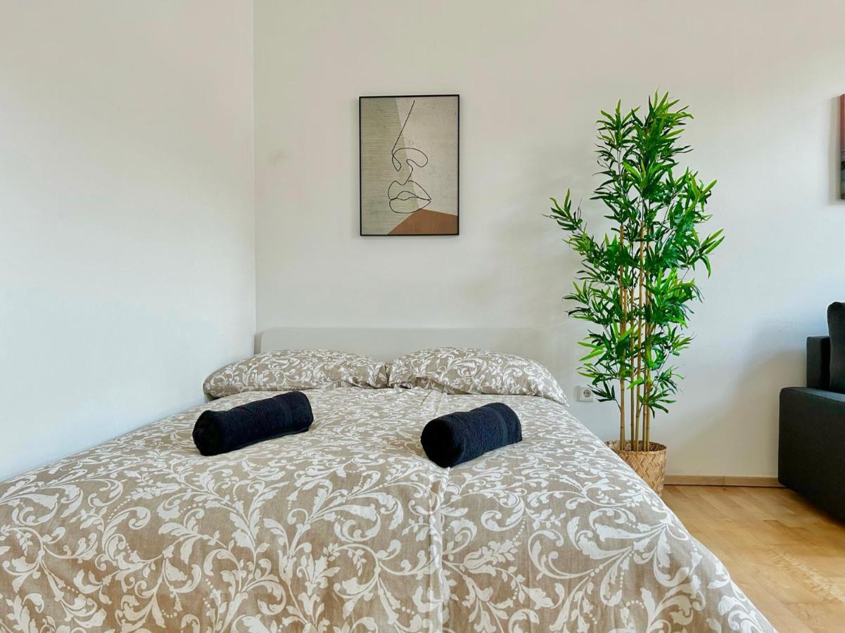 Apartment 50 M2 Stylish With Netflix