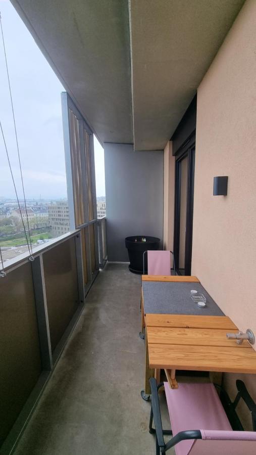 Tower-apartment In *