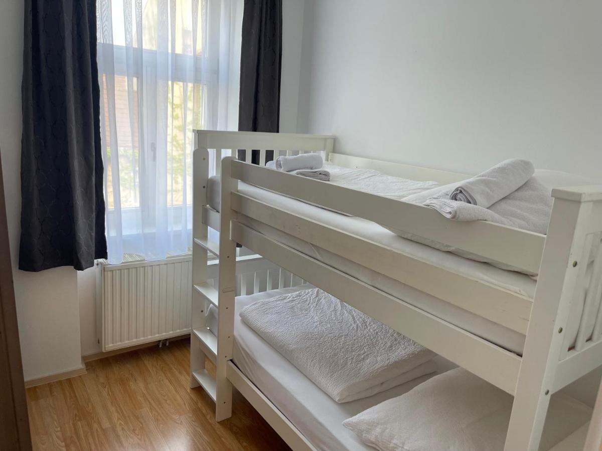 Peaceful For 4 Apartment *
