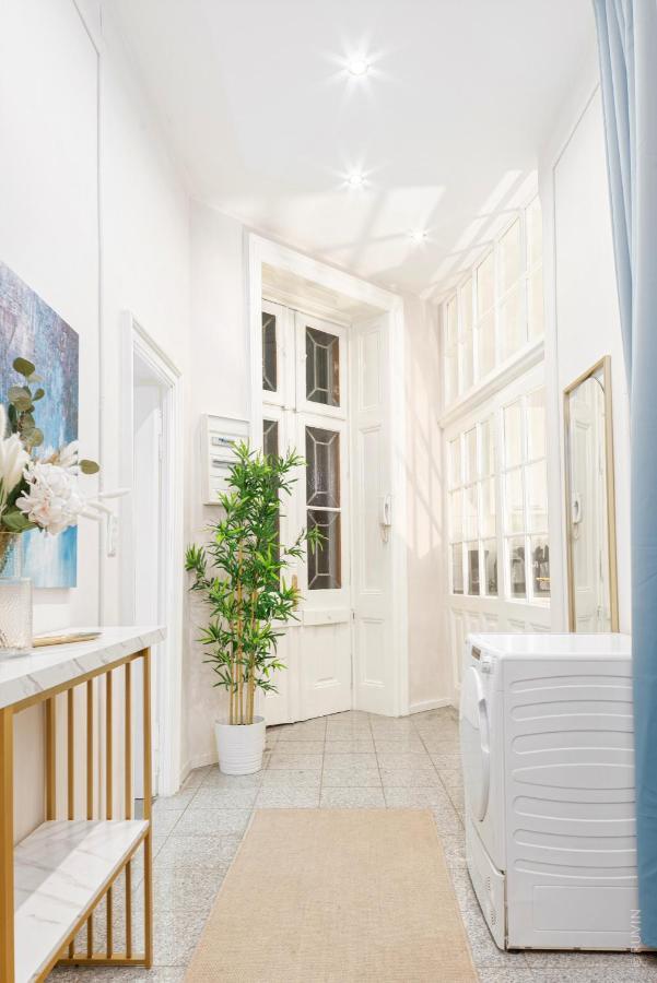 Spacious And Near Metro I Close To Parks I Akh * Viena