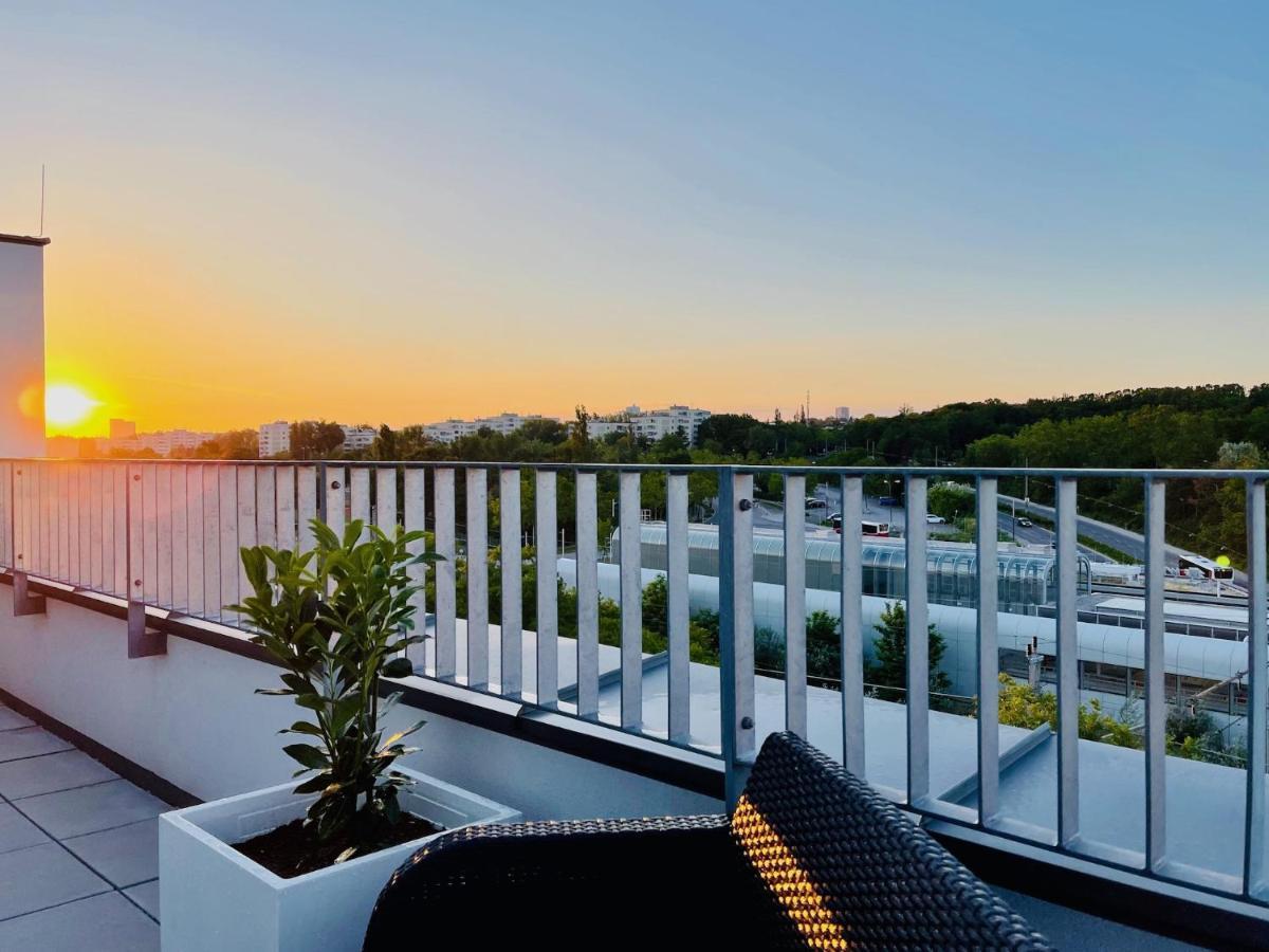 Sonnenwohnen Penthouse Direkt Bei U-bahn Und Therme Mit Anbindung Ins Zentrum