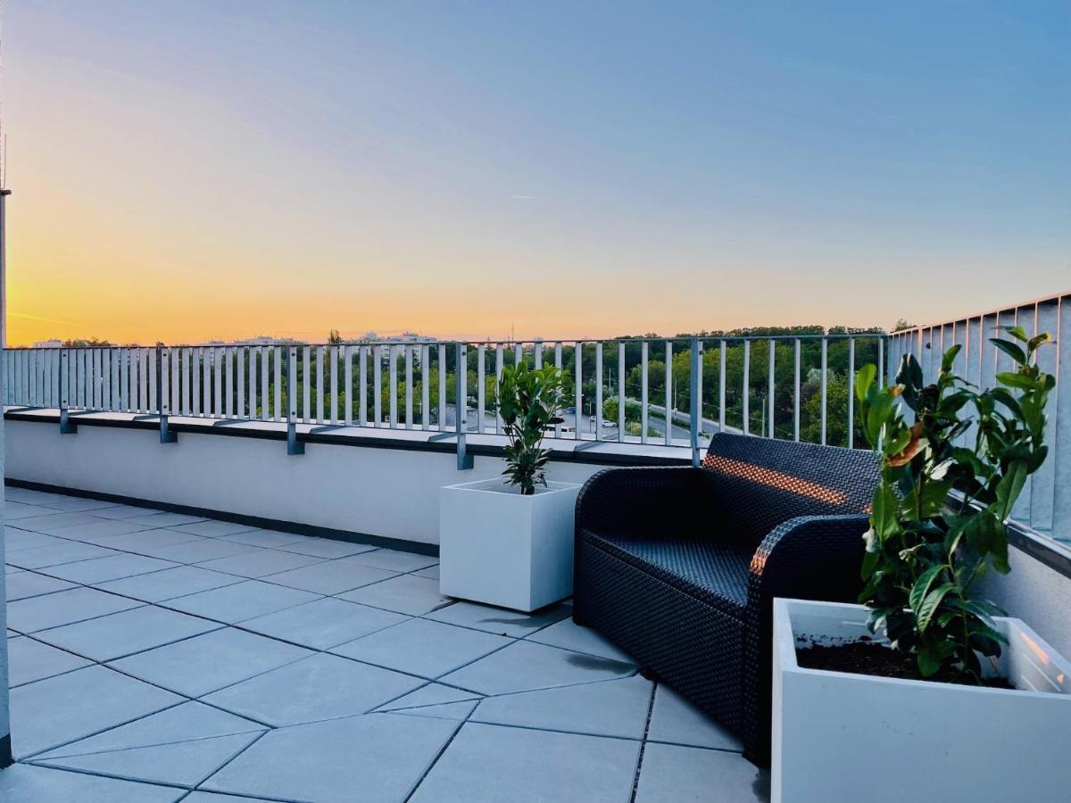 Sonnenwohnen Penthouse Direkt Bei U-bahn Und Therme Mit Anbindung Ins Zentrum Apartment Wien