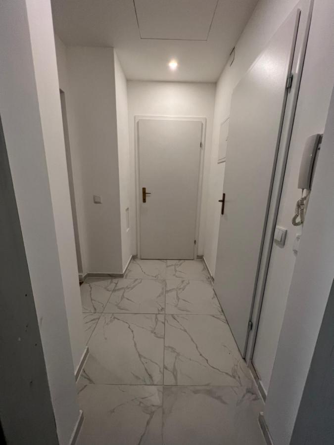 Apartment Mateo Design / Contactless Check-in Vienna