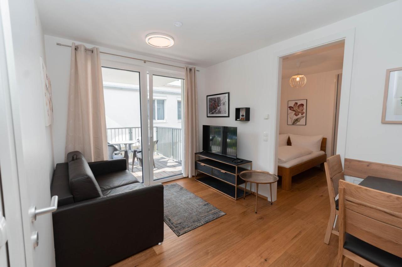 Modern With Big Balcony Near City Center Apartment