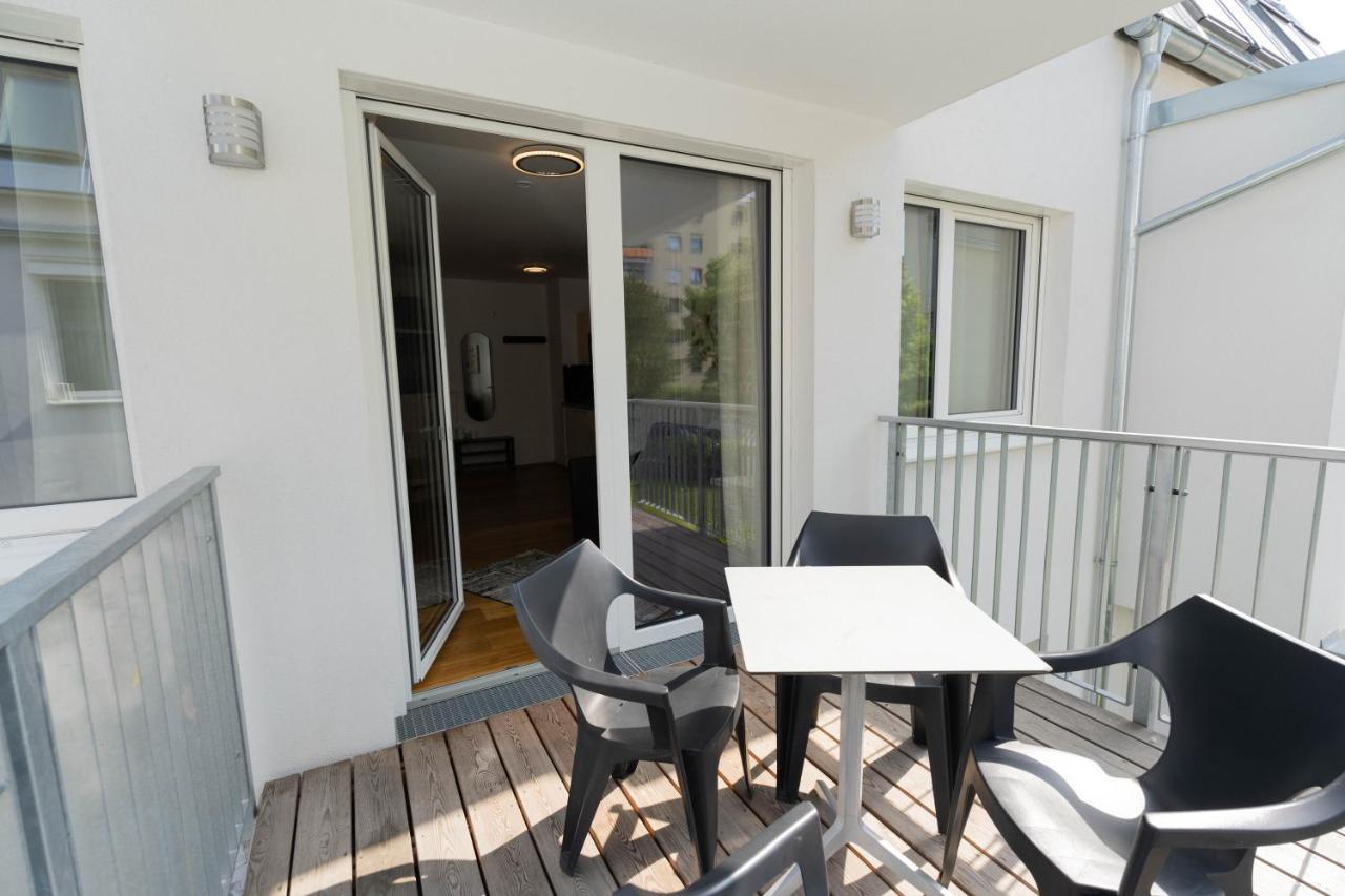 Modern With Big Balcony Near City Center Apartment *
