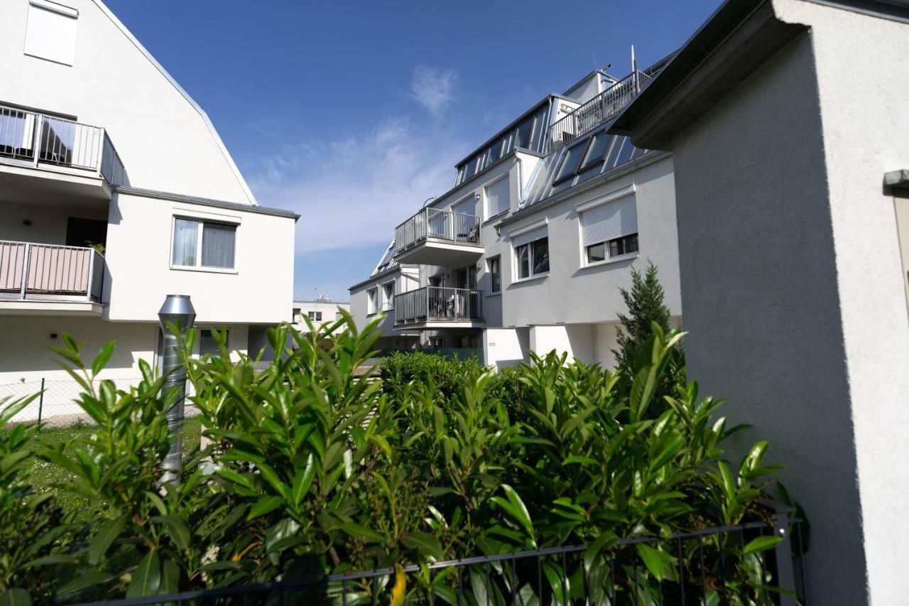 Apartment Modern With Big Balcony Near City Center