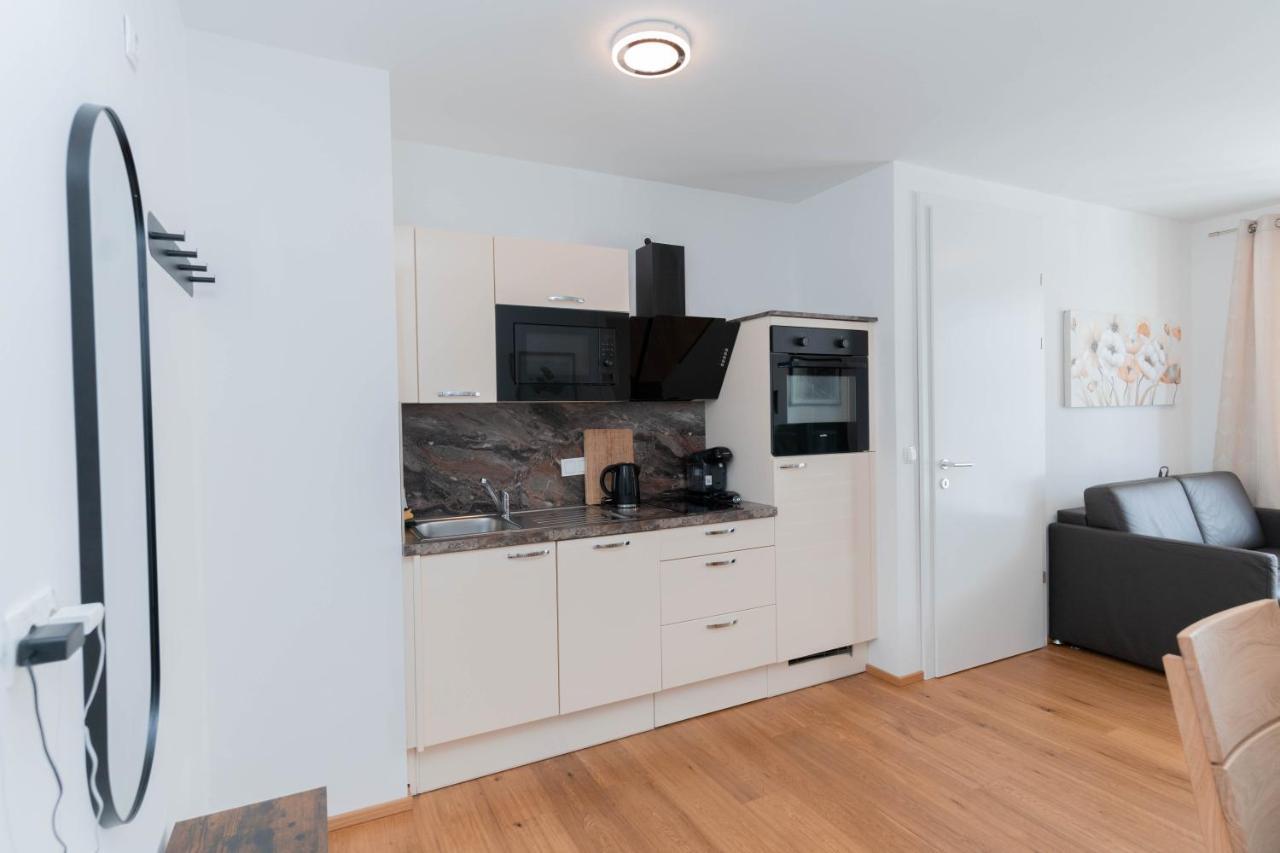 Modern With Big Balcony Near City Center Apartment *
