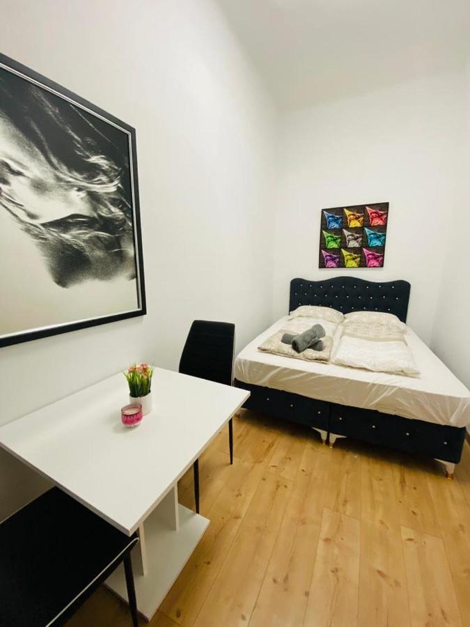 Quad-room Near Prater Stern Viena