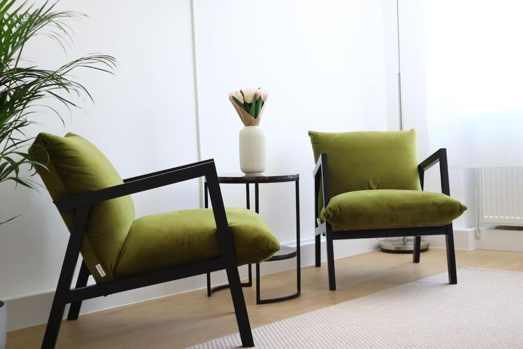 Bloom - Modern One Bedroom *