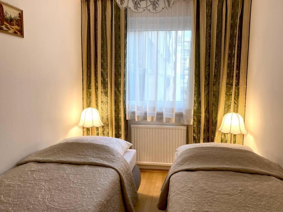 Near Vic Austria Center, 90sqm, 3br, Lr, Kitchen, 6min To Vic, 10min To City U1