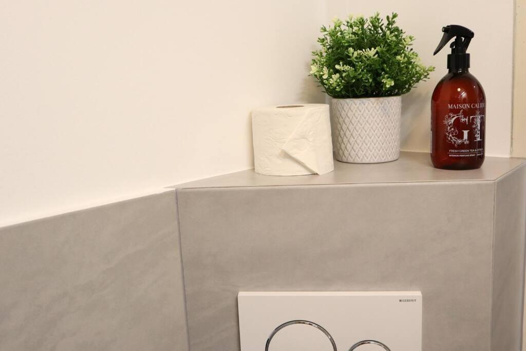 Bloom - Modern One Bedroom Apartment *