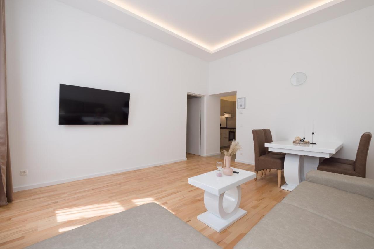 Relax 1120 * Vienna