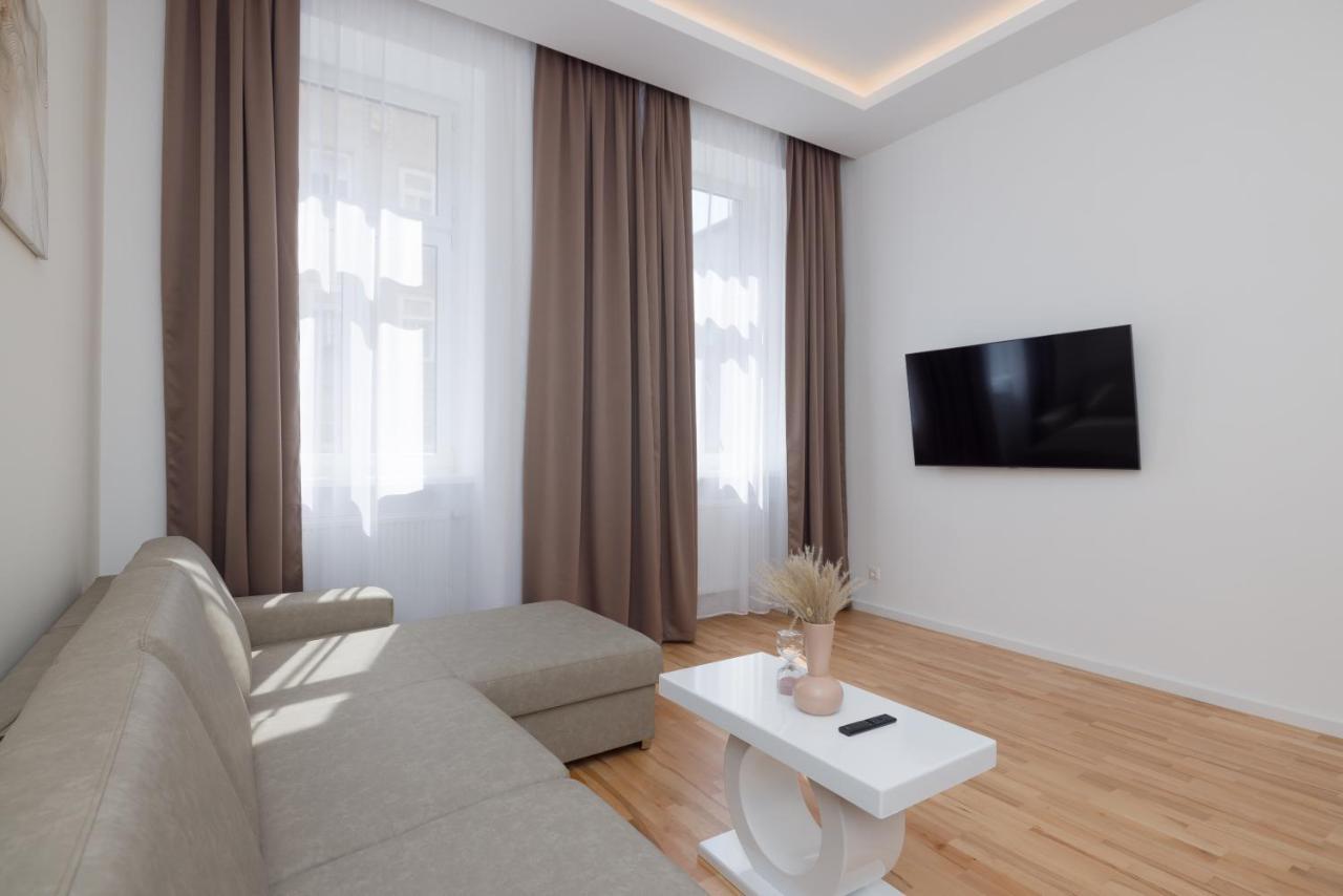 Relax 1120 Vienna
