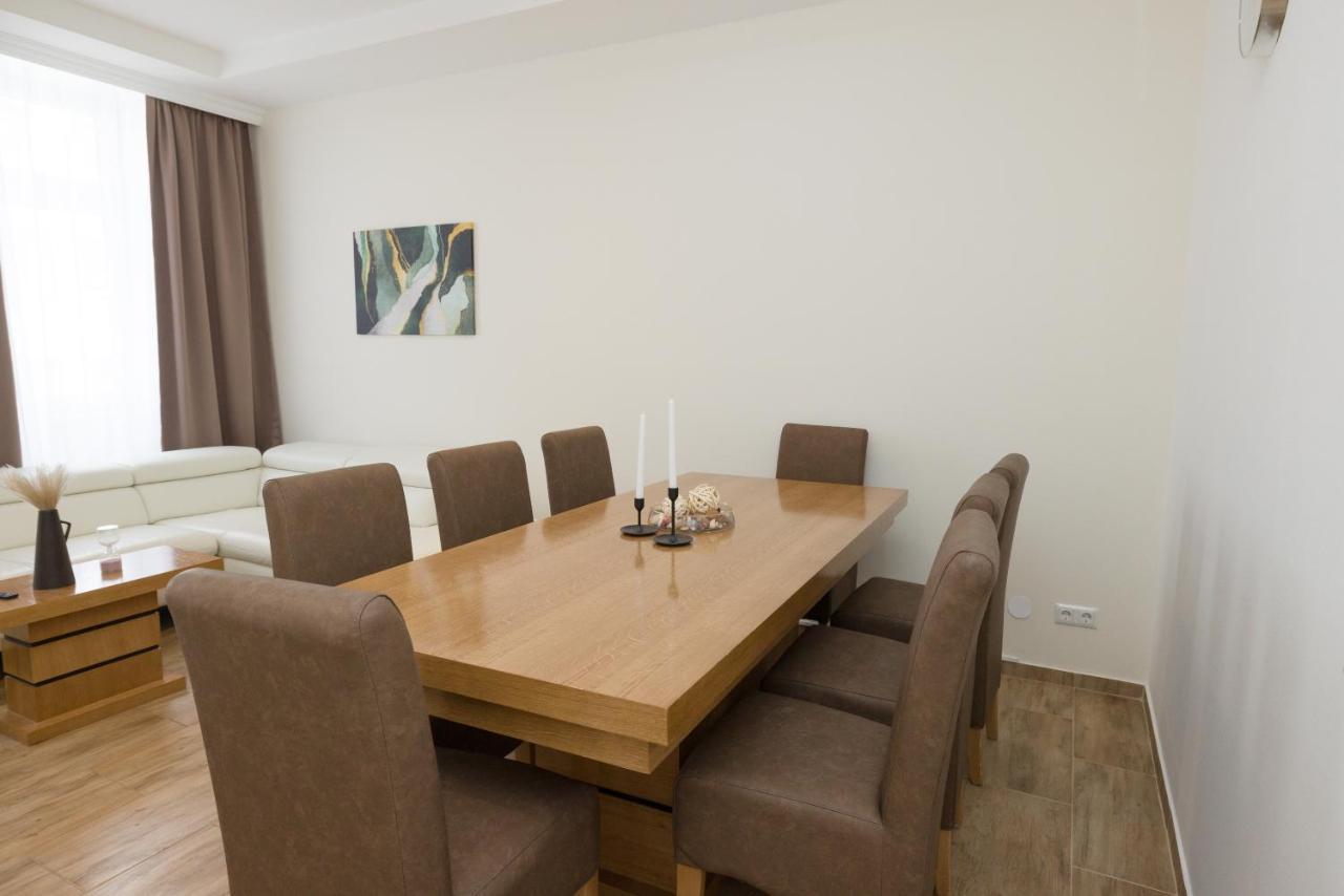 Apartment Favoriten Dream 1100 *