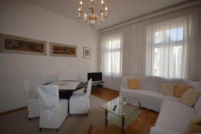 Vienna Holiday Apartments *