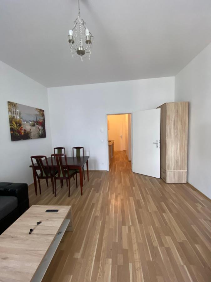 Niceapartmenthollergasse 8 * Vienna