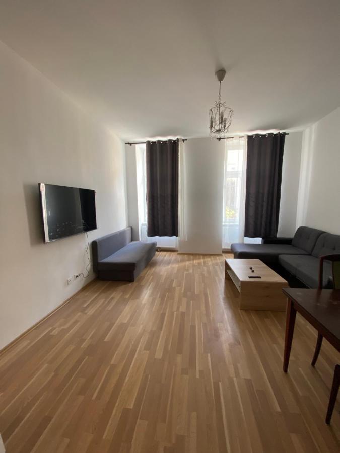 Niceapartmenthollergasse 8 * Vienna