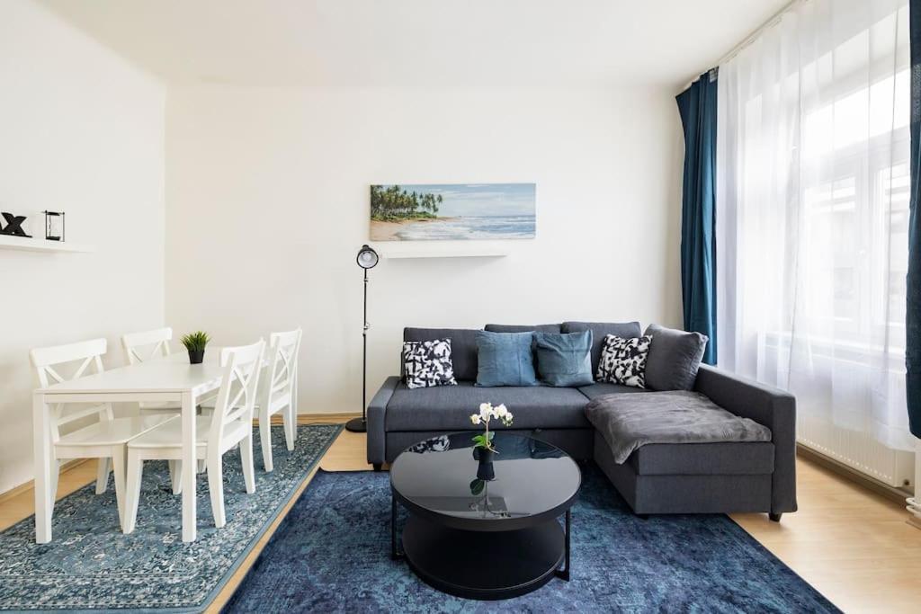 Apartment Beautiful 1 Bedroom Near Schoenbrunn Wien