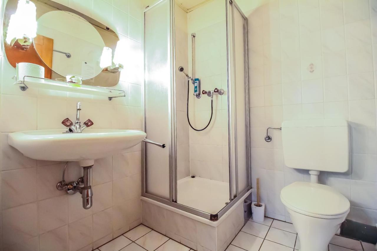 Appartamento Private Triple Bedroom With Bathroom Vienna