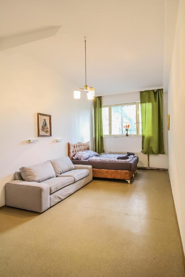 Private Triple Bedroom With Bathroom *