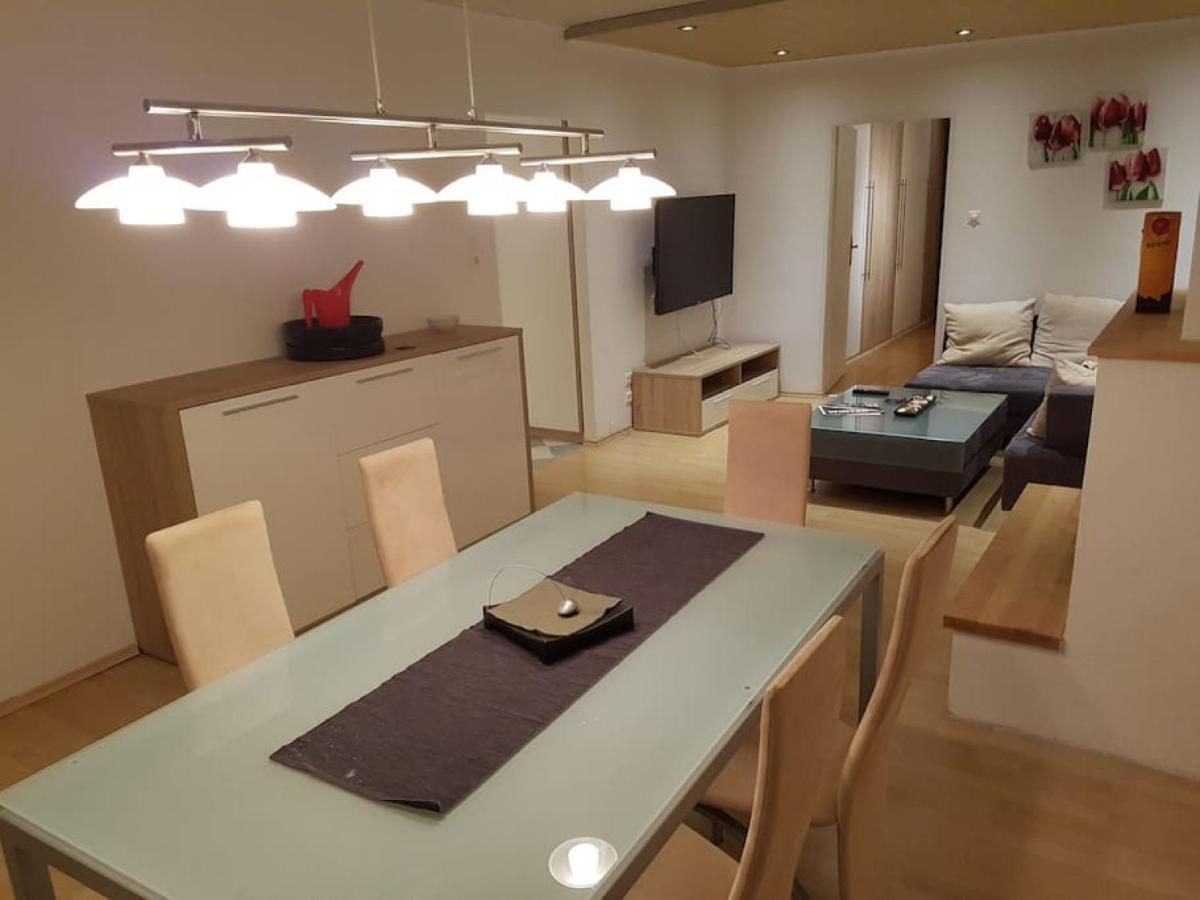 Apartment Esslinger Hauptstr Spacious With Loggia