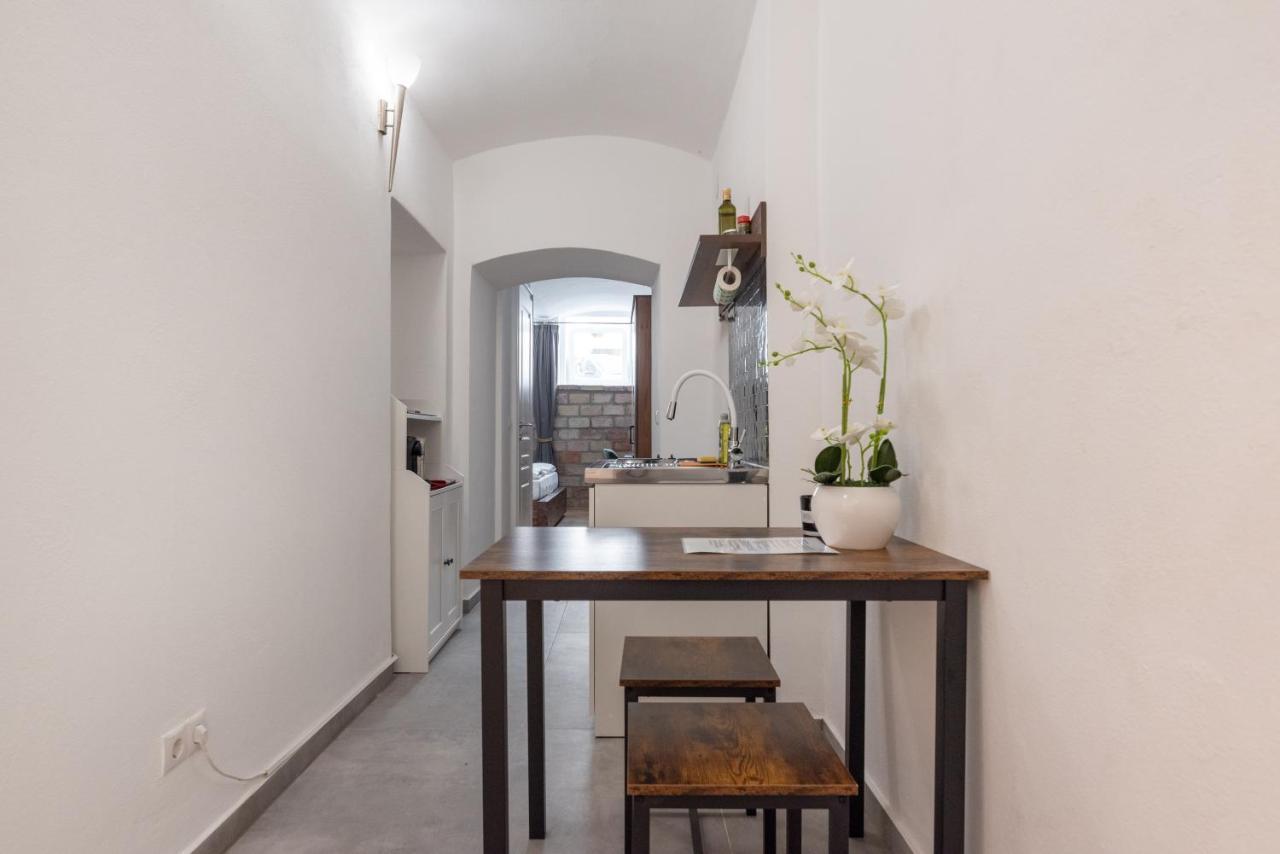 Apartment Edles Souterrain In Zentrumsnahe *