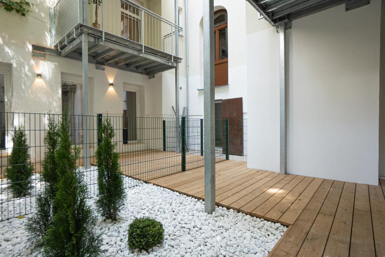 1br With A Queen-size Bed And Terrace - Contactless 24h Check-in Viena