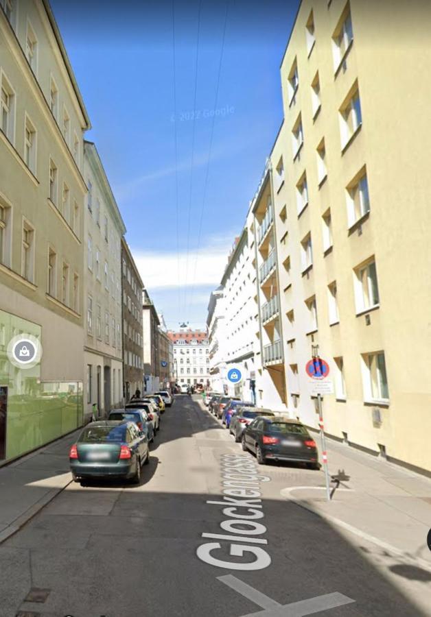 Apartment Modern Hotel-styled In The Second District Of Vienna. *