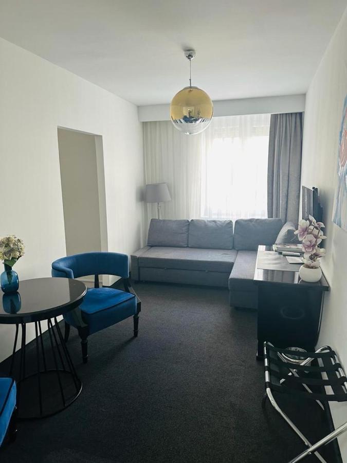 Apartment 1st *
