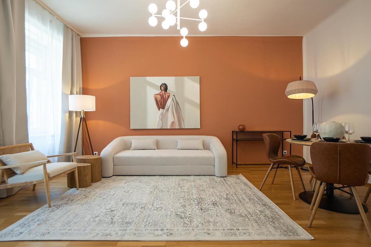 Bright 3-room With A King-size Bed
