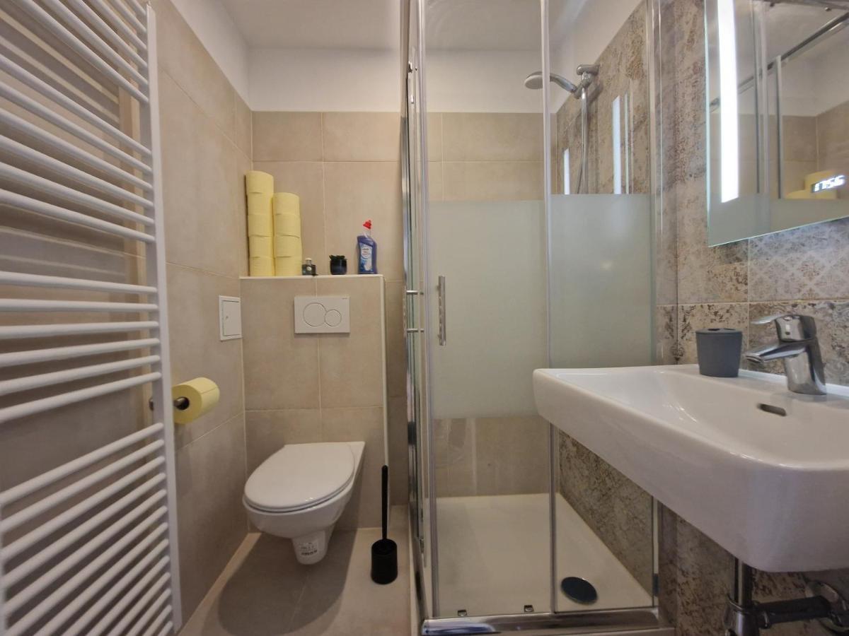 Feelhome-donau-6 Gaeste-wifi-smart Tv Apartment *