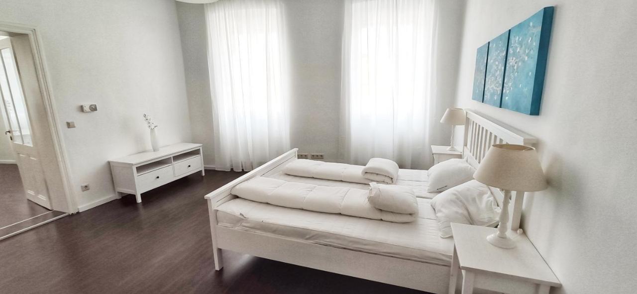 Helle Zweiraumwohnung In Wohngebiet Viena