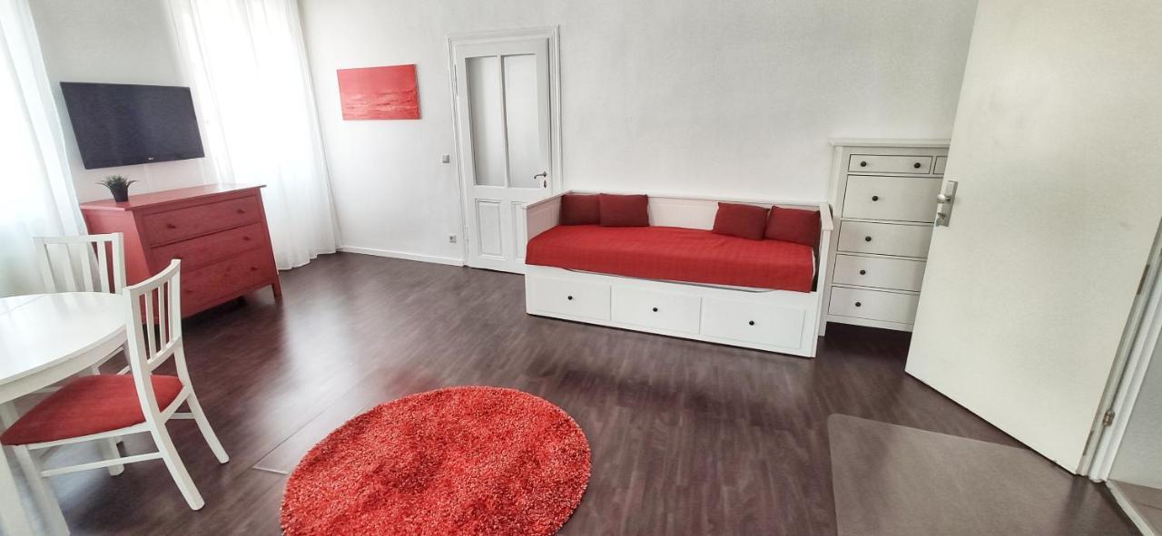 Helle Zweiraumwohnung In Wohngebiet * Viena
