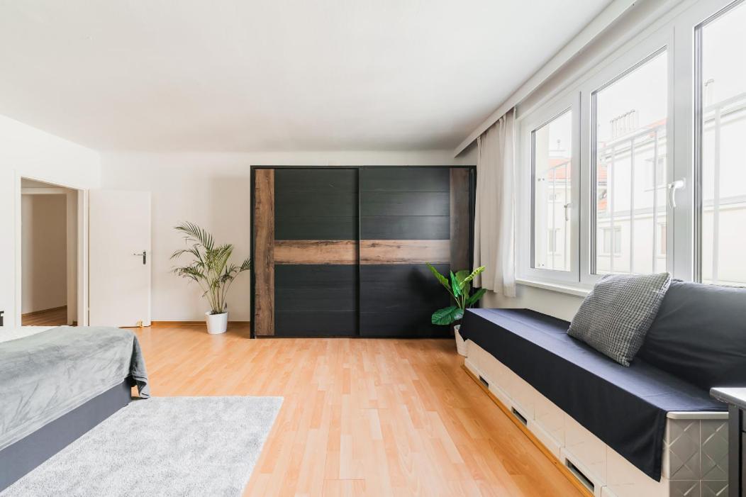 Feelhome-karmeliterviertel-6 Gaeste-wifi-smart Tv Apartment *