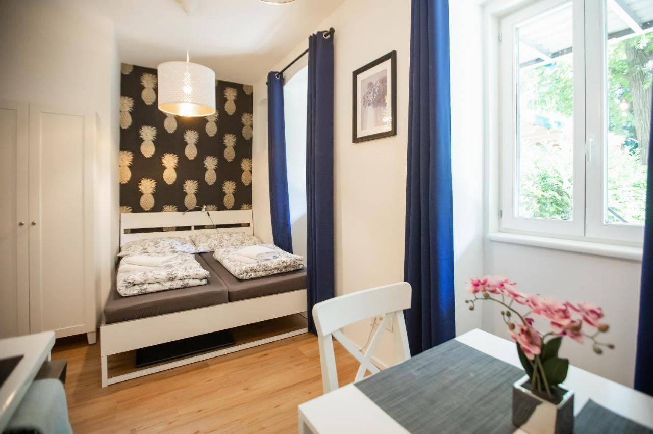 Urban House Apartment *