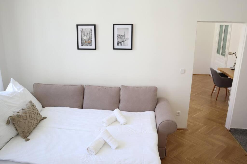 Bloom - Cozy Apartment, 5 Stops To Center Apartment Vienna