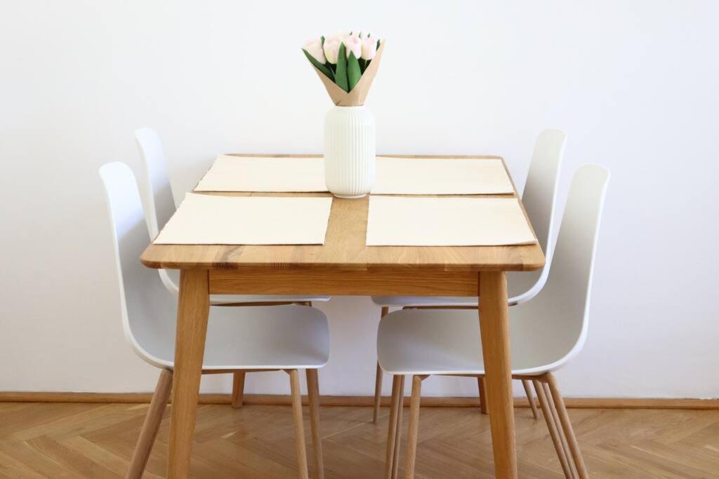 Bloom - Cozy Apartment, 5 Stops To Center Vienna