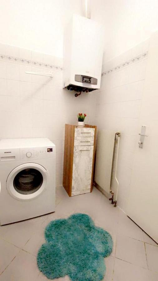 Premier Quad Wh * Vienna