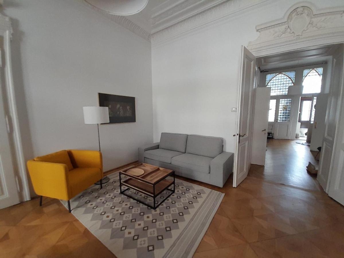 Affittacamere A In A Aristocratic Vienna