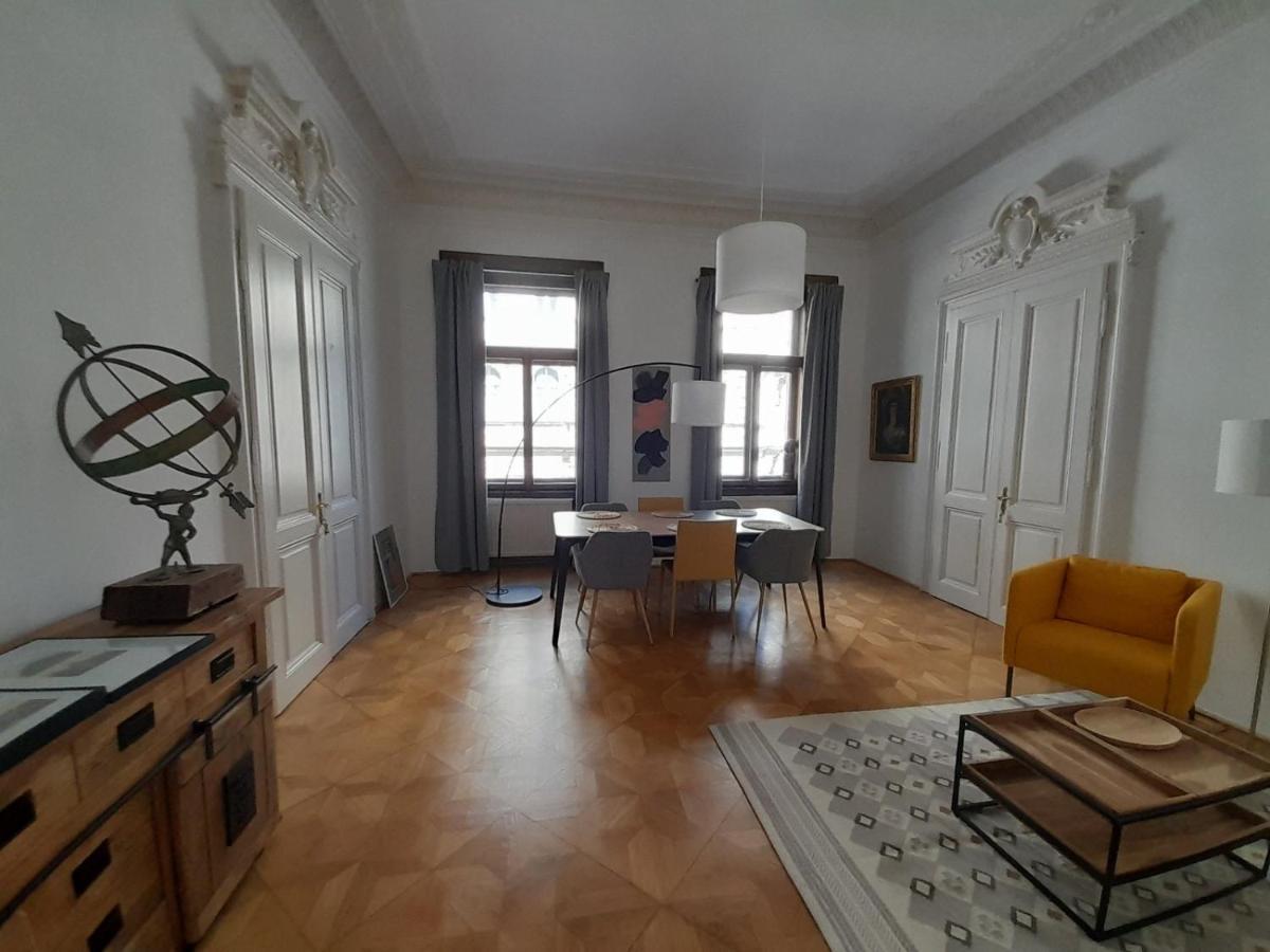 A In A Aristocratic Affittacamere Vienna