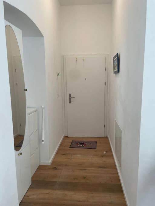Stilvolle Mit Terrasse/garten Apartment *